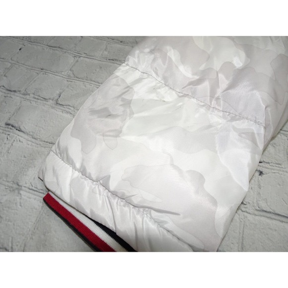 Tommy Hilfiger Men's Midweight Chevron Quilted, Large, Tonal White Camo w/Bib, L - Picture 8 of 11